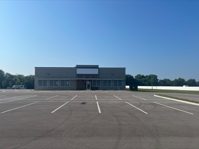 More Photos Of 5510 N Belt W, Belleville Medical For Lease