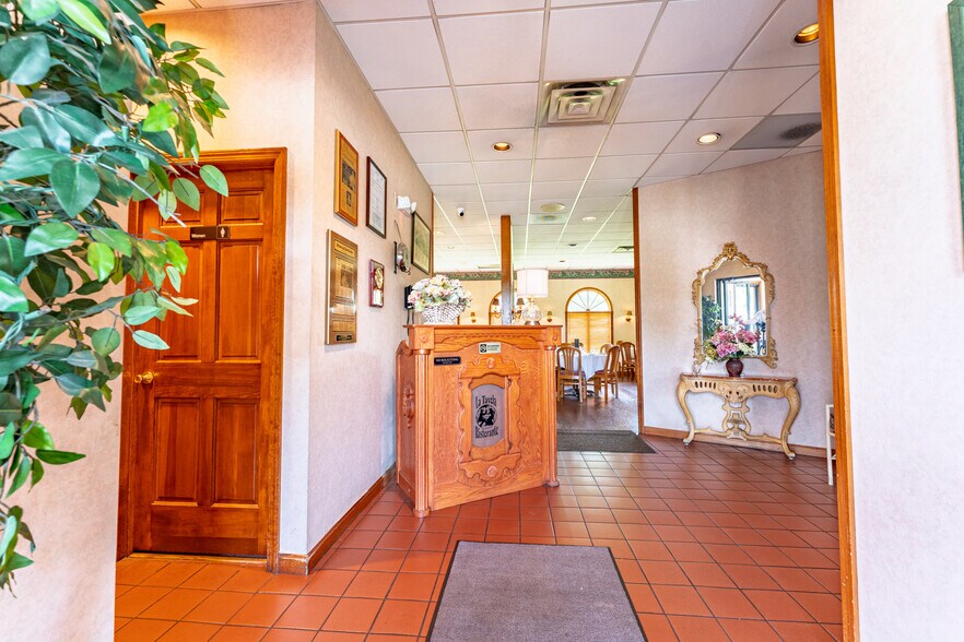 More Photos Of 400 S Center Ave, New Stanton Restaurant For Sale