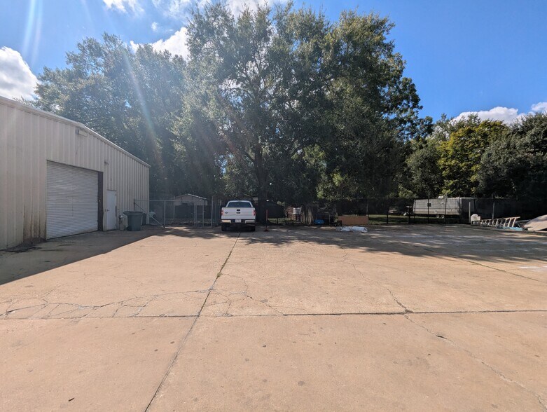 More Photos Of 5805 Old Dowlen Rd, Beaumont Warehouse For Lease