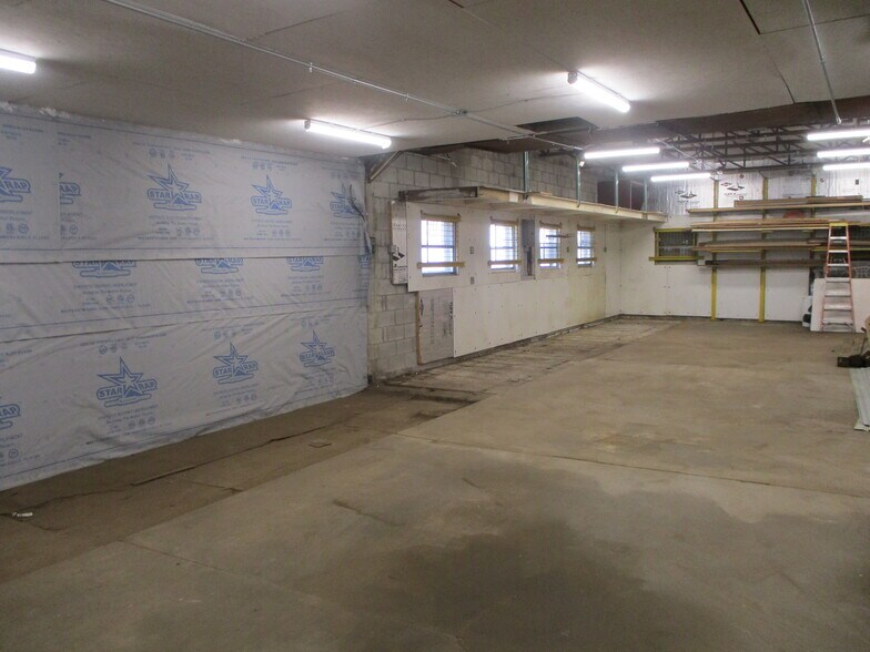 More Photos Of 21 Klein St, Rochester Industrial For Lease