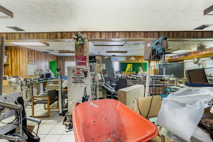 More Photos Of 1954 Atlantic Ave, Long Beach Office For Lease