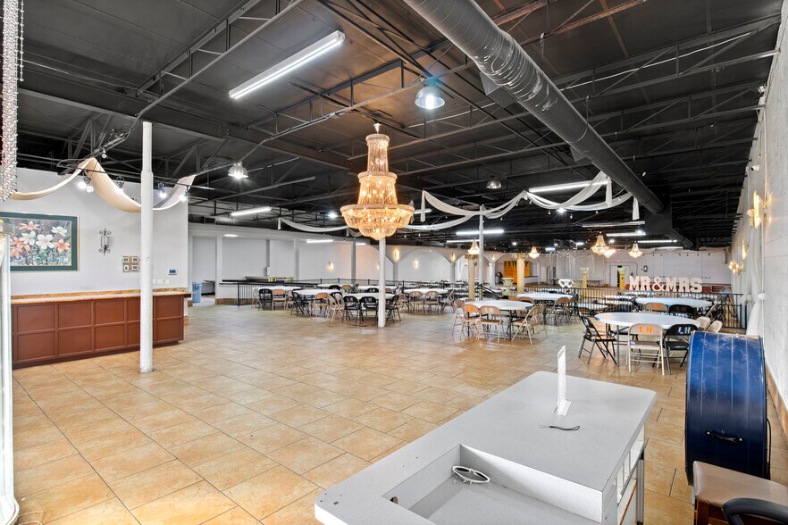 More Photos Of 5601 E Lancaster Ave, Fort Worth Freestanding For Sale