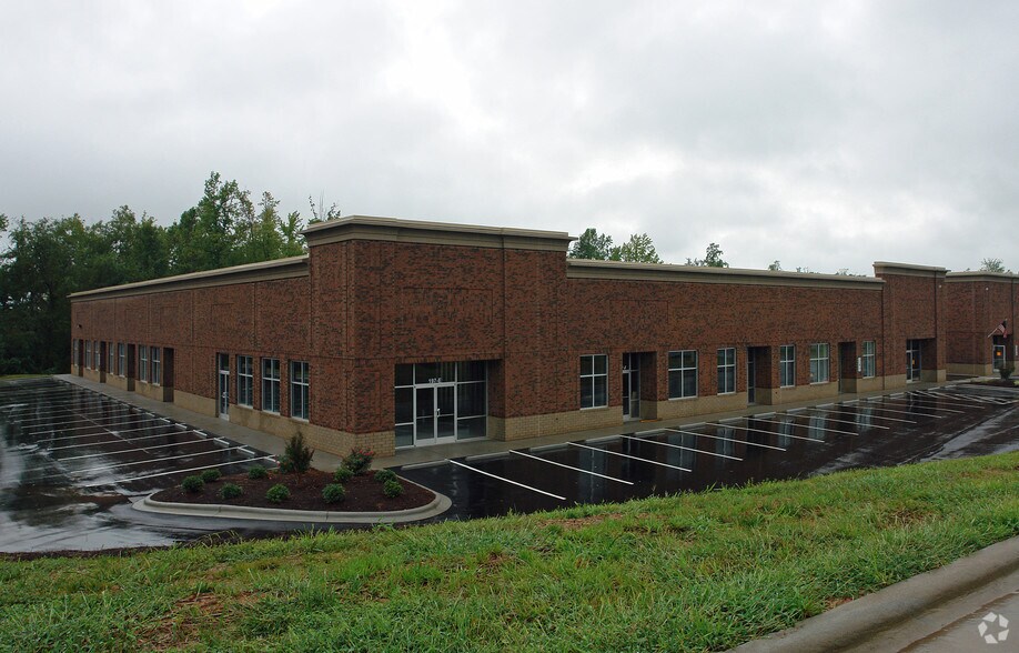 More Photos Of 197 Byers Creek Rd, Mooresville Research And Development For Lease