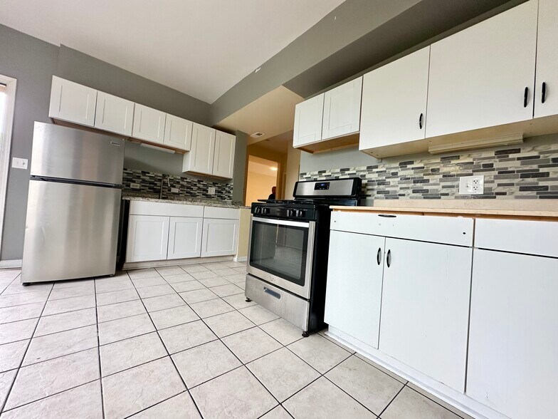 More Photos Of 7550-7558 S Essex Ave, Chicago Apartments For Sale