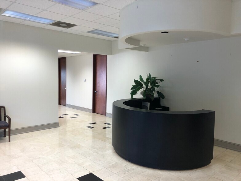 More Photos Of 2707 Buford Hwy, Atlanta Office For Sale