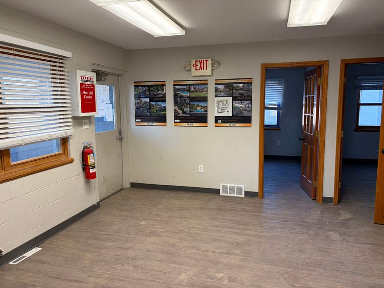 More Photos Of 1285 Aurora Avenue Ln, Aurora Warehouse For Lease