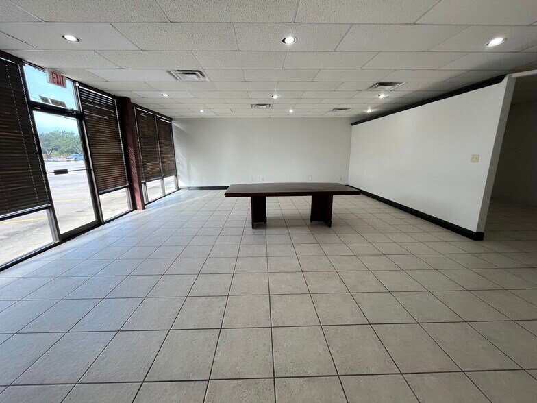 More Photos Of 2810 Louetta Rd, Spring Unknown For Lease