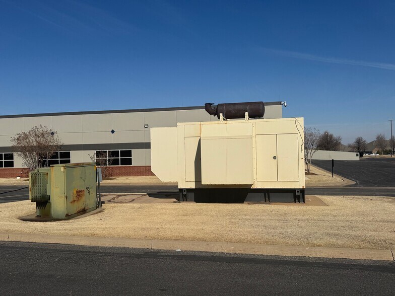 More Photos Of 7800 NW 85th Ter, Oklahoma City Medical For Lease