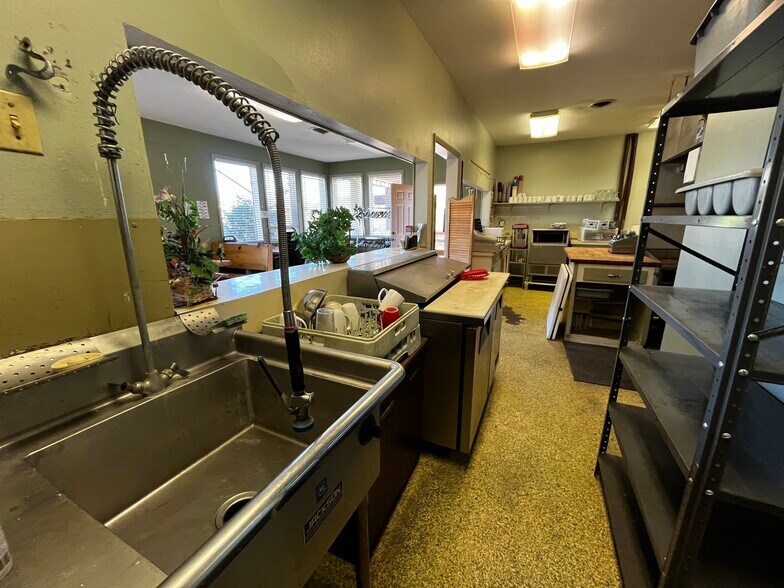 More Photos Of 99 3rd St, Maupin Restaurant For Sale