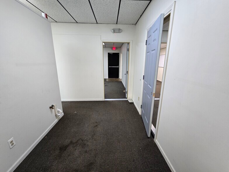 More Photos Of 3895 N Euclid Ave, Bay City Office For Sale