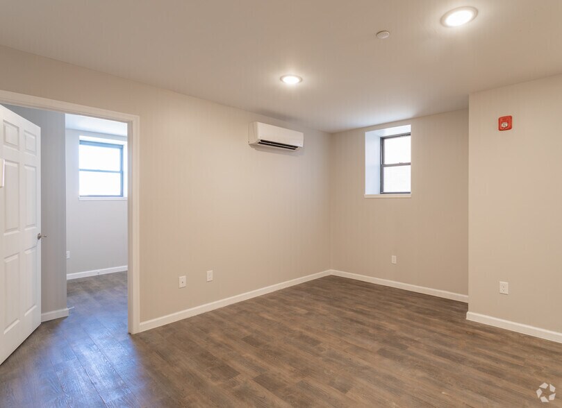 More Photos Of 7100 W Chester Pike, Upper Darby Township Apartments For Lease