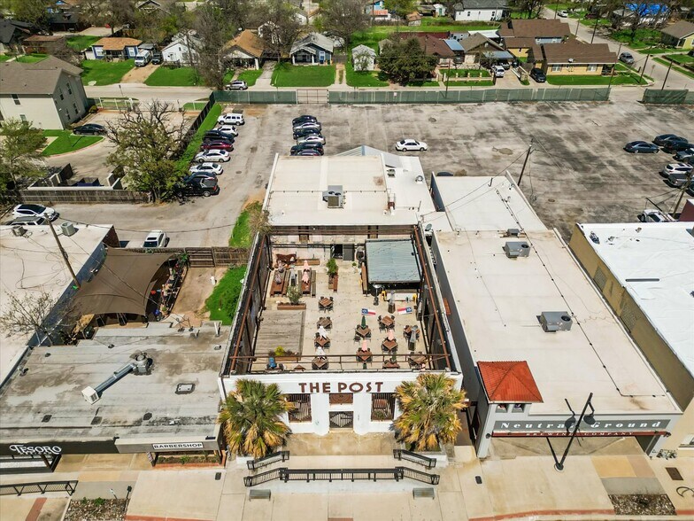 More Photos Of 2925 Race St, Fort Worth Restaurant For Lease