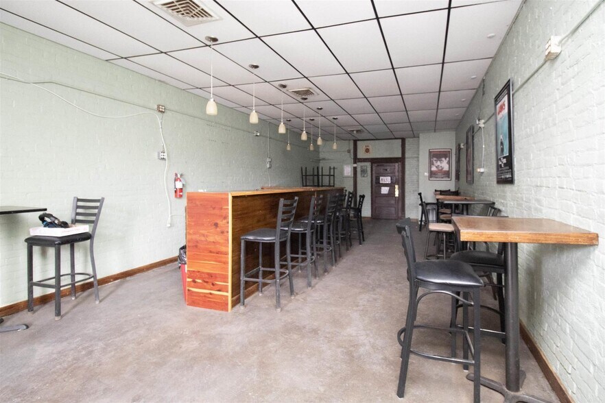 More Photos Of 620 San Agustin Ave, Laredo Storefront Retail Office For Sale