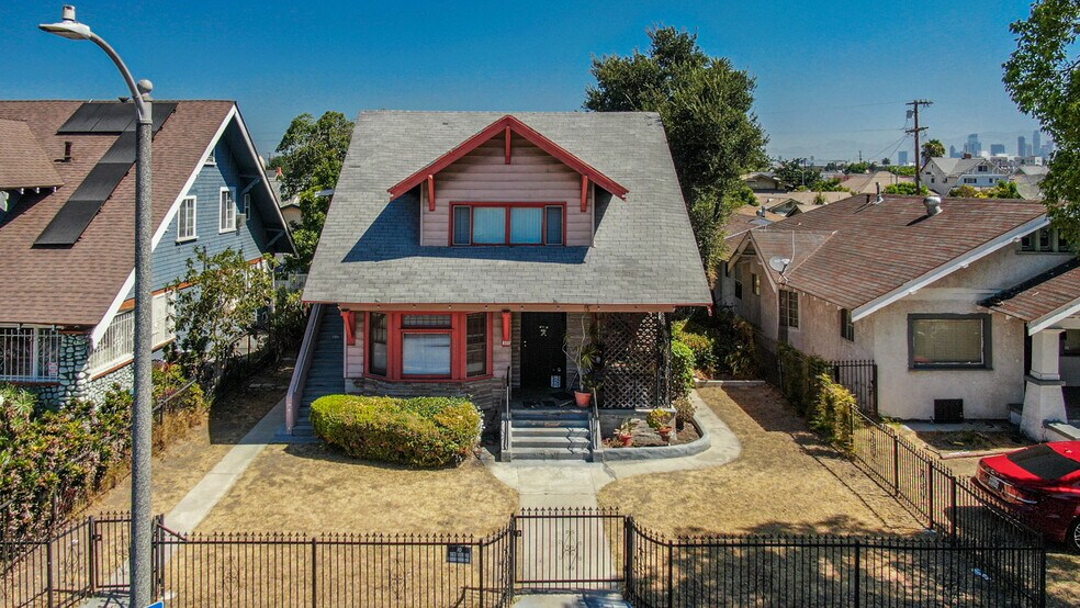 More Photos Of 1111 W 47th St, Los Angeles Apartments For Sale
