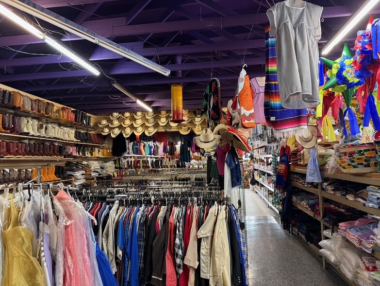 More Photos Of 905-907 E Alisal St, Salinas Storefront For Lease