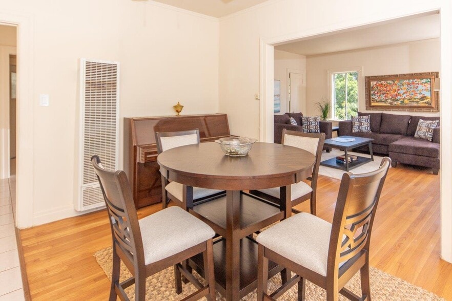 More Photos Of 833 N Ridgewood Pl, Los Angeles Apartments For Sale