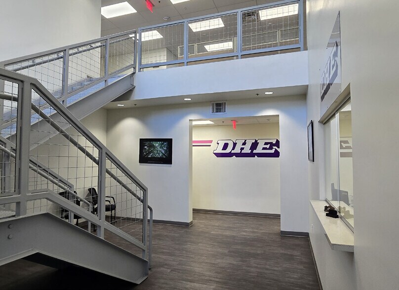 More Photos Of 2700 S 52nd Ave, Phoenix Truck Terminal For Lease