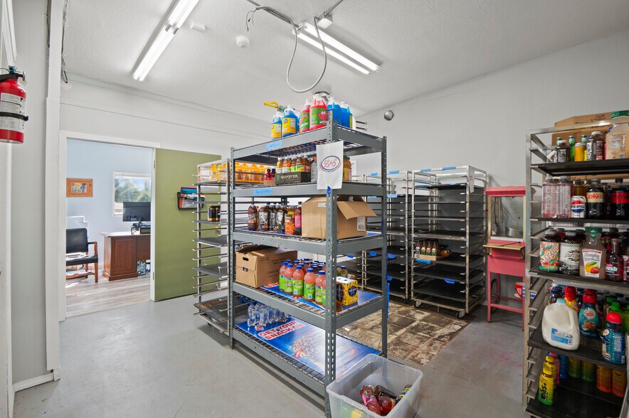 More Photos Of 2810 E Spencer Lake Rd, Shelton General Retail For Sale