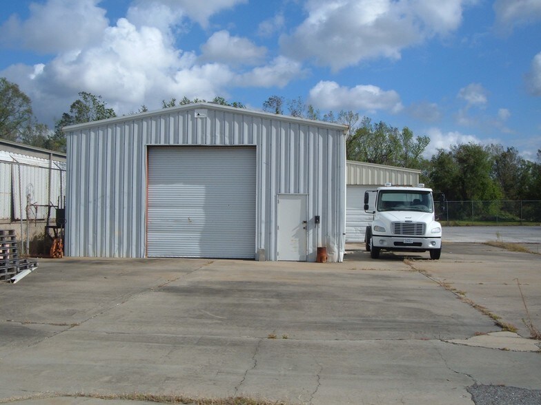 More Photos Of 5355 Ohio St, Beaumont Distribution For Sale