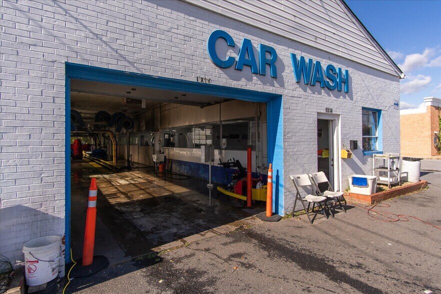 More Photos Of 1814 Rosemont Ave, Frederick Carwash For Sale
