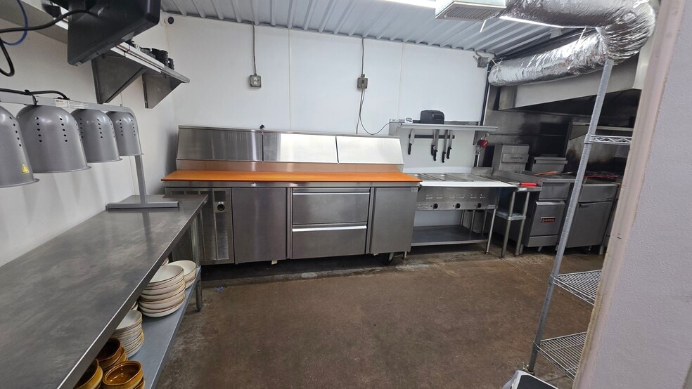 More Photos Of 4021 Acton Hwy, Granbury General Retail For Lease