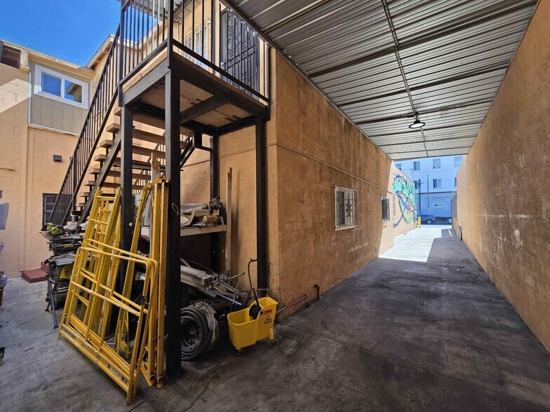 More Photos Of 1451-1453 Malvern Ave, Los Angeles Warehouse For Sale