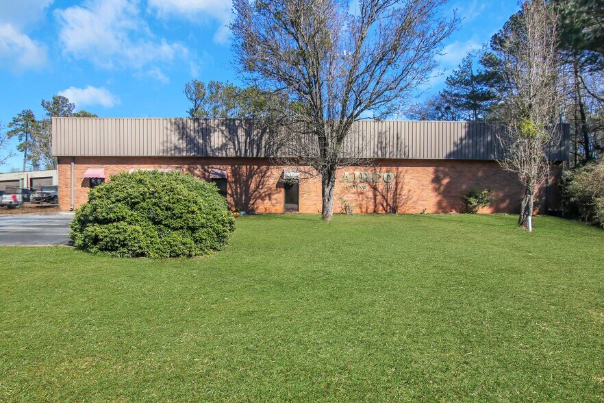 More Photos Of 9296 S Main St, Jonesboro Service For Sale