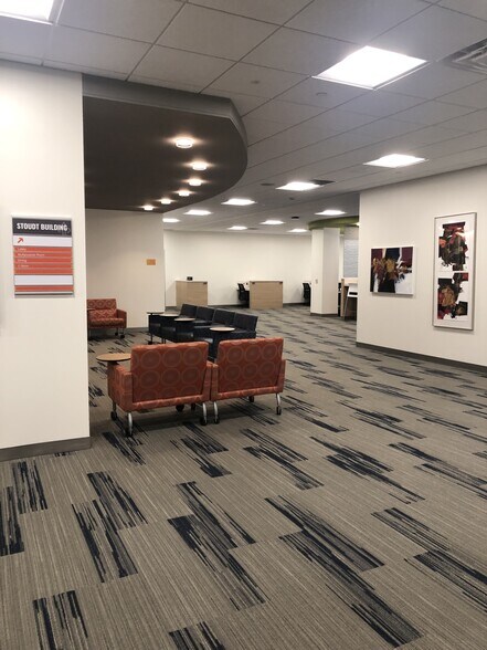 More Photos Of 850 Greenfield Rd, Lancaster Schools For Lease