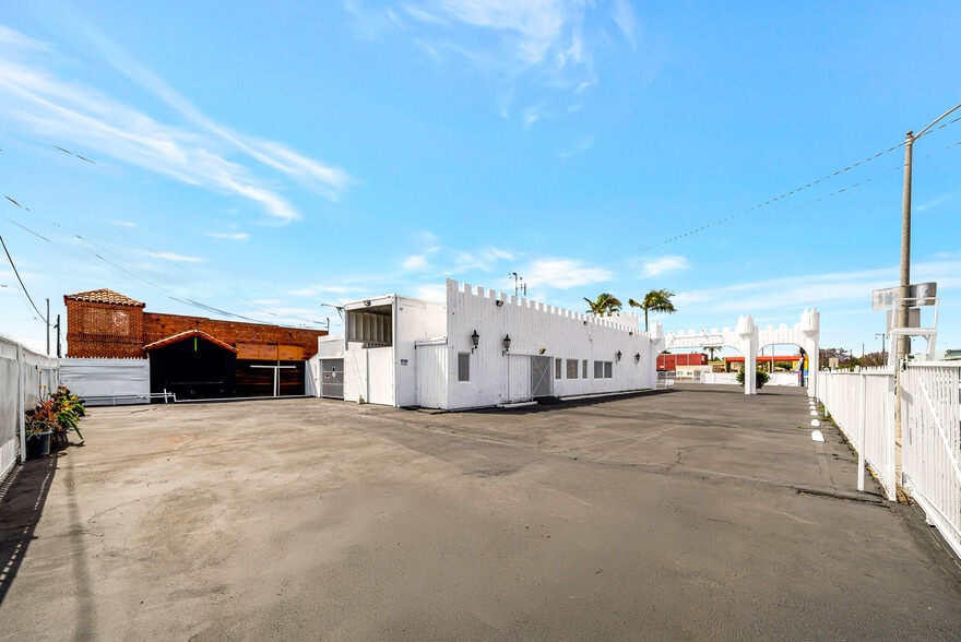 More Photos Of 1500 W Pacific Coast Hwy, Long Beach Carwash For Sale