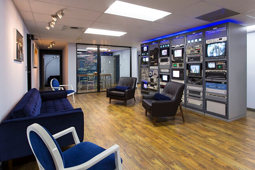 More Photos Of 1957 E Irving Blvd, Irving Movie Radio TVStudio For Sale