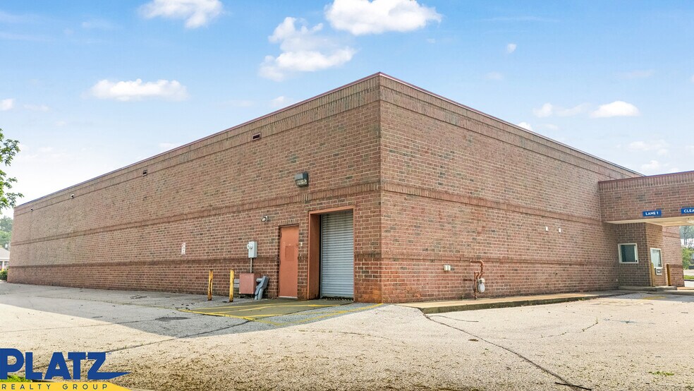 More Photos Of 2840 Youngstown Rd SE, Warren Drugstore For Sale