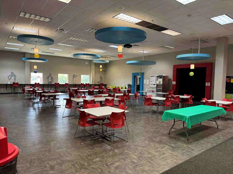 More Photos Of 4520 20th Ave SW, Cedar Rapids Warehouse For Sale