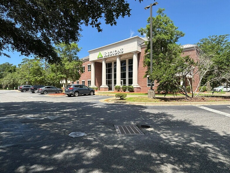 Primary Photo Of 2000 Capital Cir NE, Tallahassee Bank For Lease