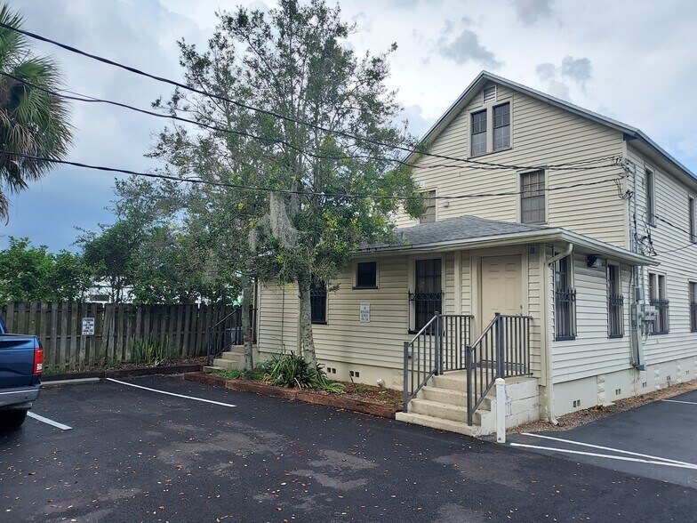 More Photos Of 114 S Palmetto Ave, Daytona Beach Office Residential For Lease