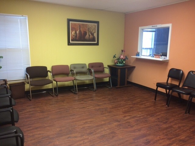 More Photos Of 1939 Goldsmith Ln, Louisville Medical For Lease