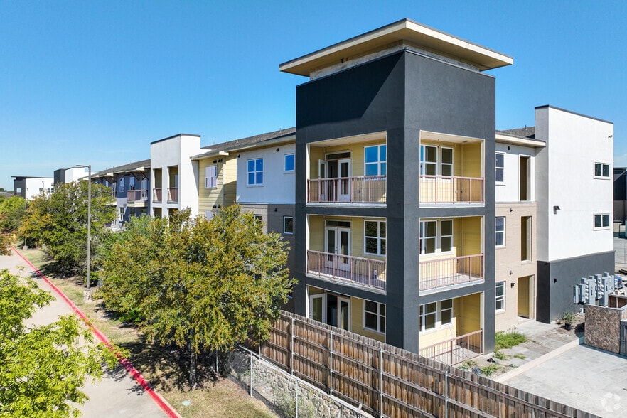 Primary Photo Of 9584 Eden Rd, Arlington Apartments For Lease