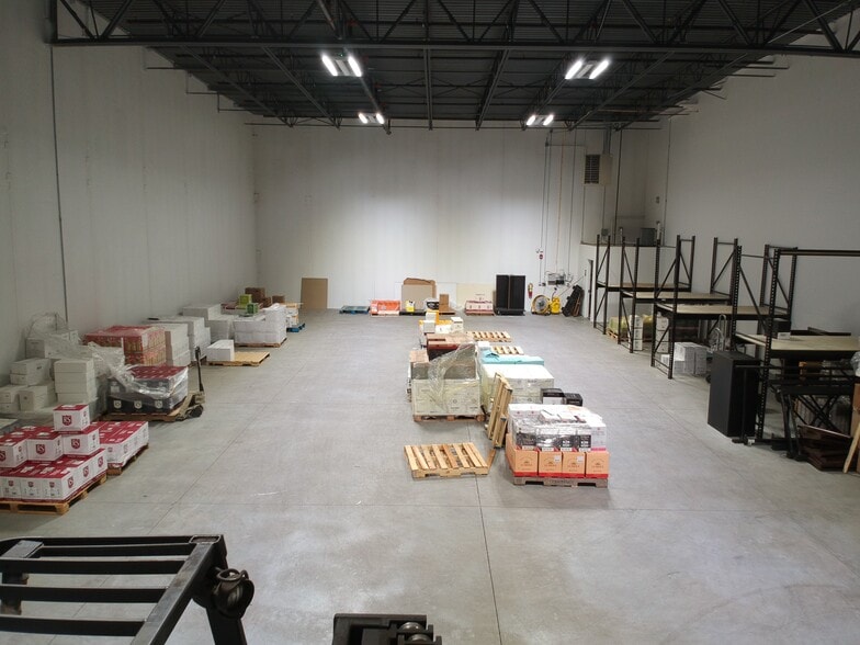 More Photos Of 18 Haypress Rd, Cranbury Warehouse For Lease
