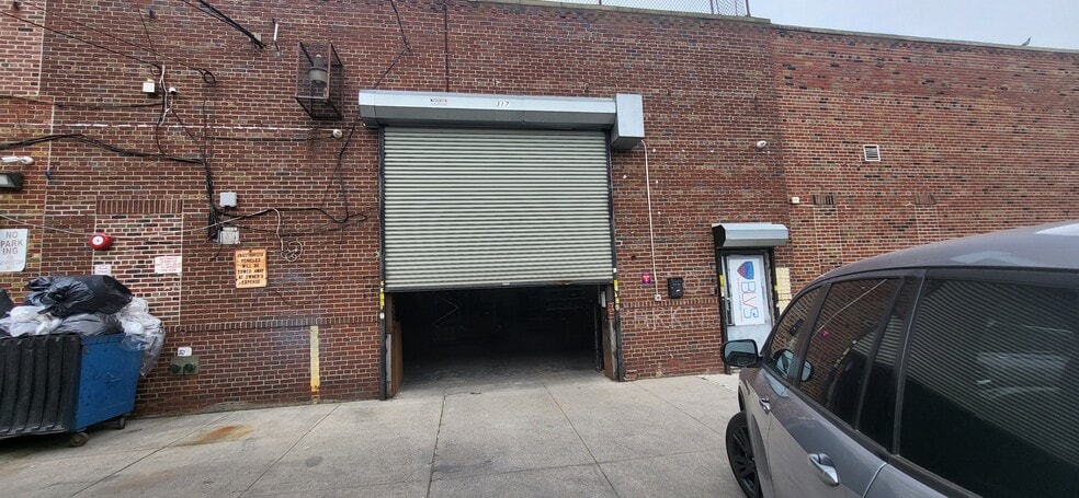 Primary Photo Of 317 E 89th St, Brooklyn Service For Lease