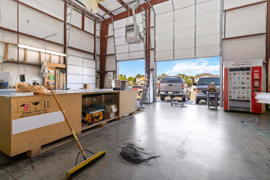 More Photos Of 1345 E State St, Eagle Warehouse For Lease