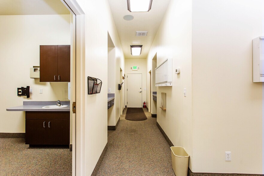More Photos Of 1263 Bennett Ave, Burley Medical For Sale