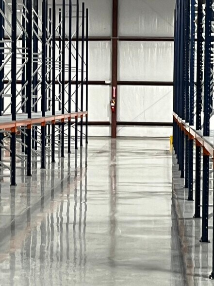 More Photos Of 921 Old Still Road, Woodbine Manufacturing For Lease