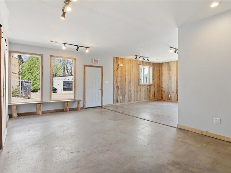 More Photos Of 151 E O St, Purcellville Office For Lease