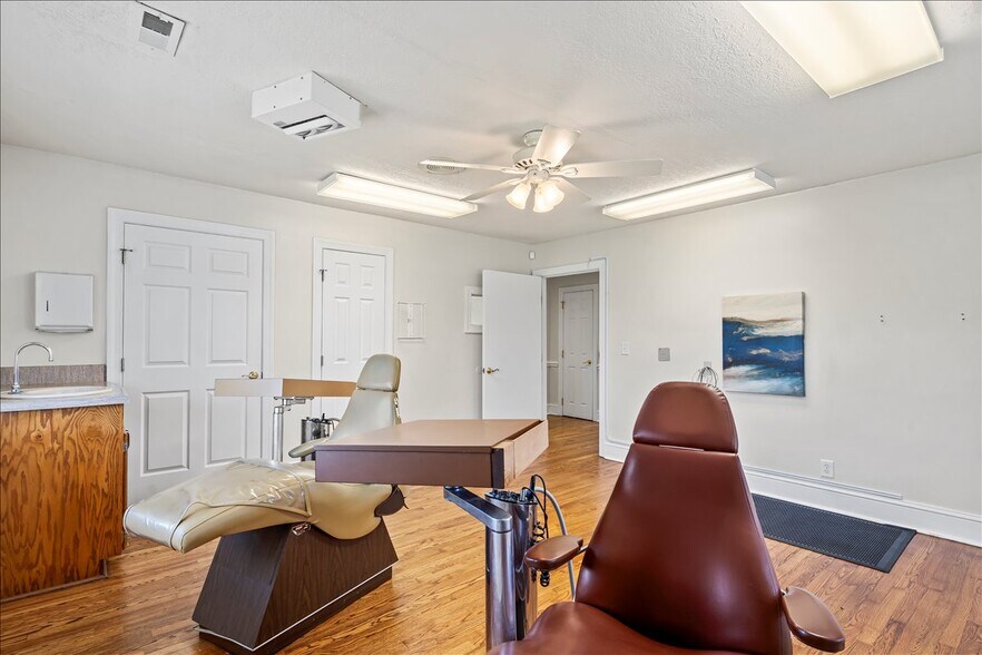 More Photos Of 492 W Main St, Forest City Freestanding For Sale