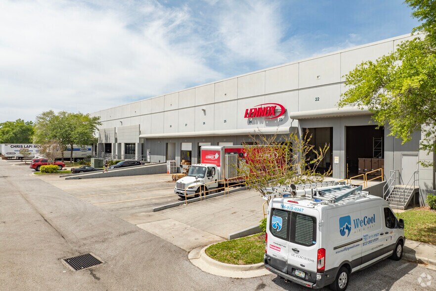 More Photos Of 9110 King Palm Dr, Tampa Warehouse For Lease