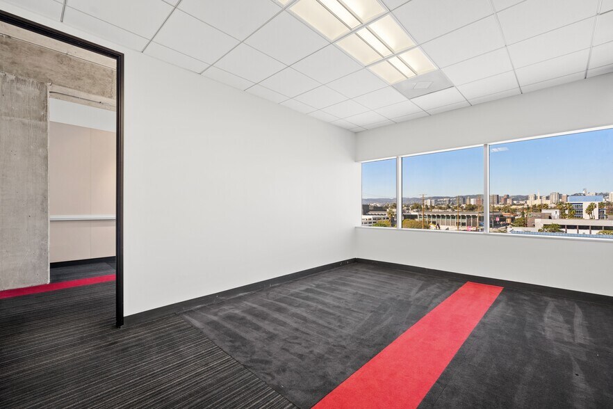 More Photos Of 2566 Overland Ave, Los Angeles Medical For Lease