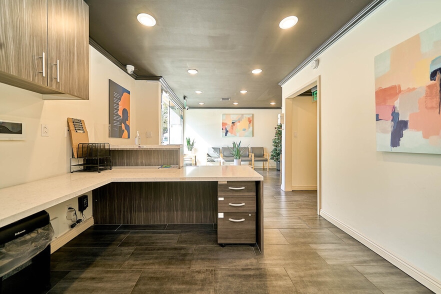 More Photos Of 852 S Robertson Blvd, Los Angeles Medical For Lease