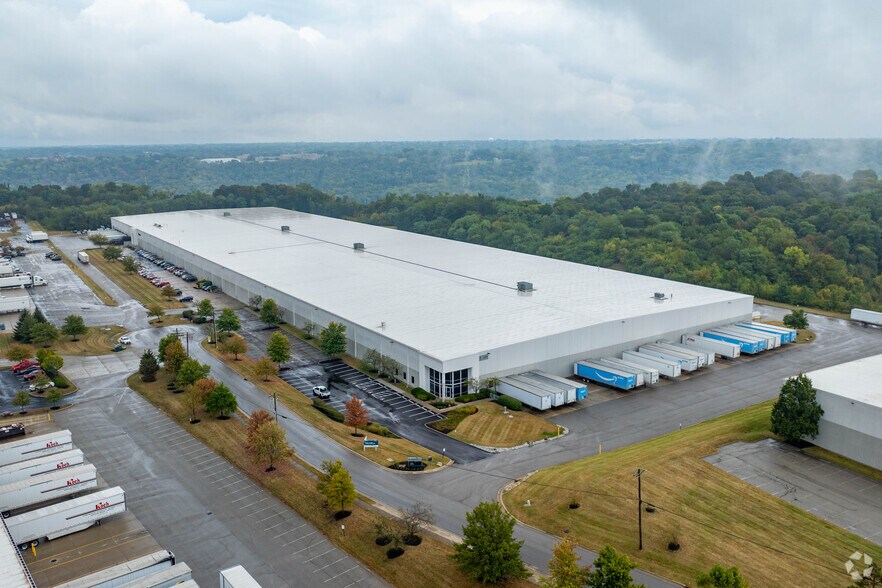 More Photos Of 2250-2300 Progress Dr, Hebron Warehouse For Lease