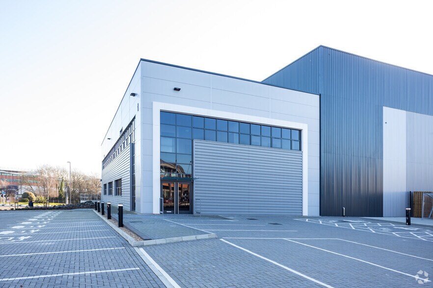 More Photos Of 100 Arrow Point, Crawley Distribution For Lease