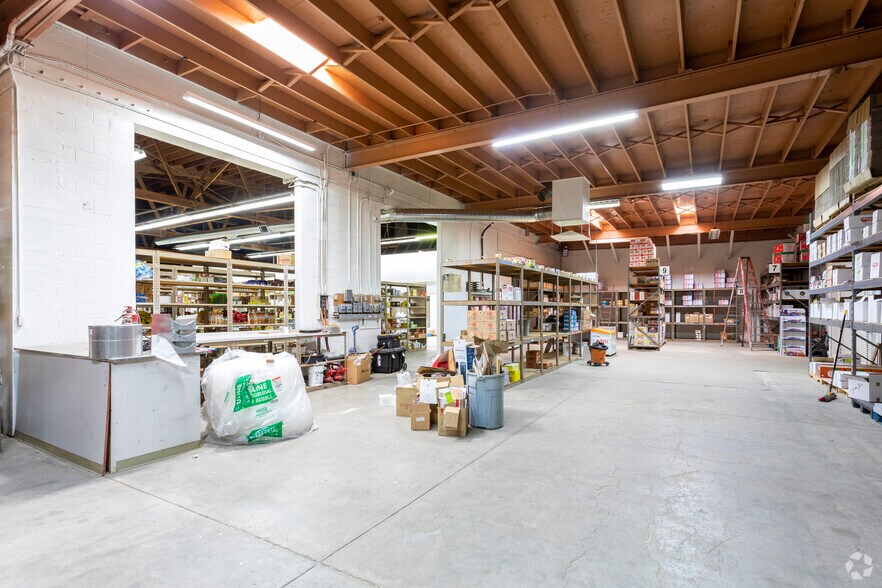 More Photos Of 1701 30th St, Bakersfield Freestanding For Sale