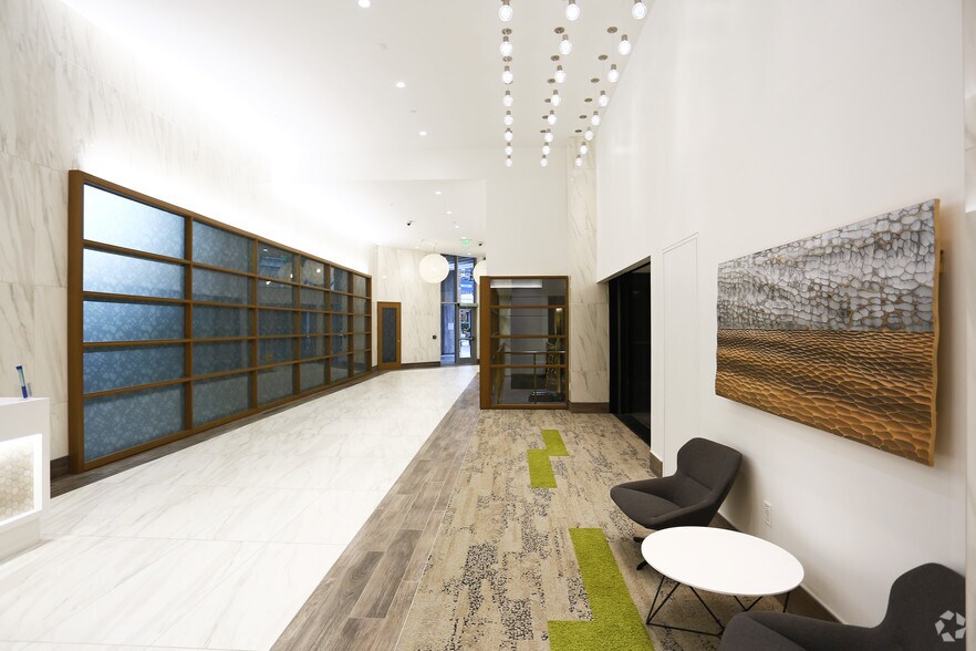 More Photos Of 128 S Tryon St, Charlotte Office For Lease